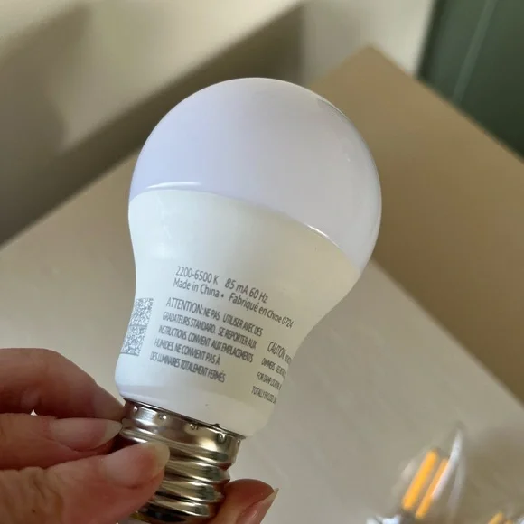 LED Smart Lightbulbs Lot - Picture 7 of 10